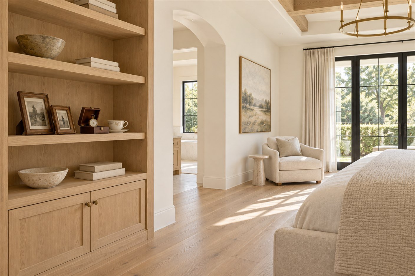 O cantinho de memória bem-feito: poucas peças, com lugar próprio, num ponto da casa que se olha com carinho — e não um altar que ocupa o quarto inteiro.